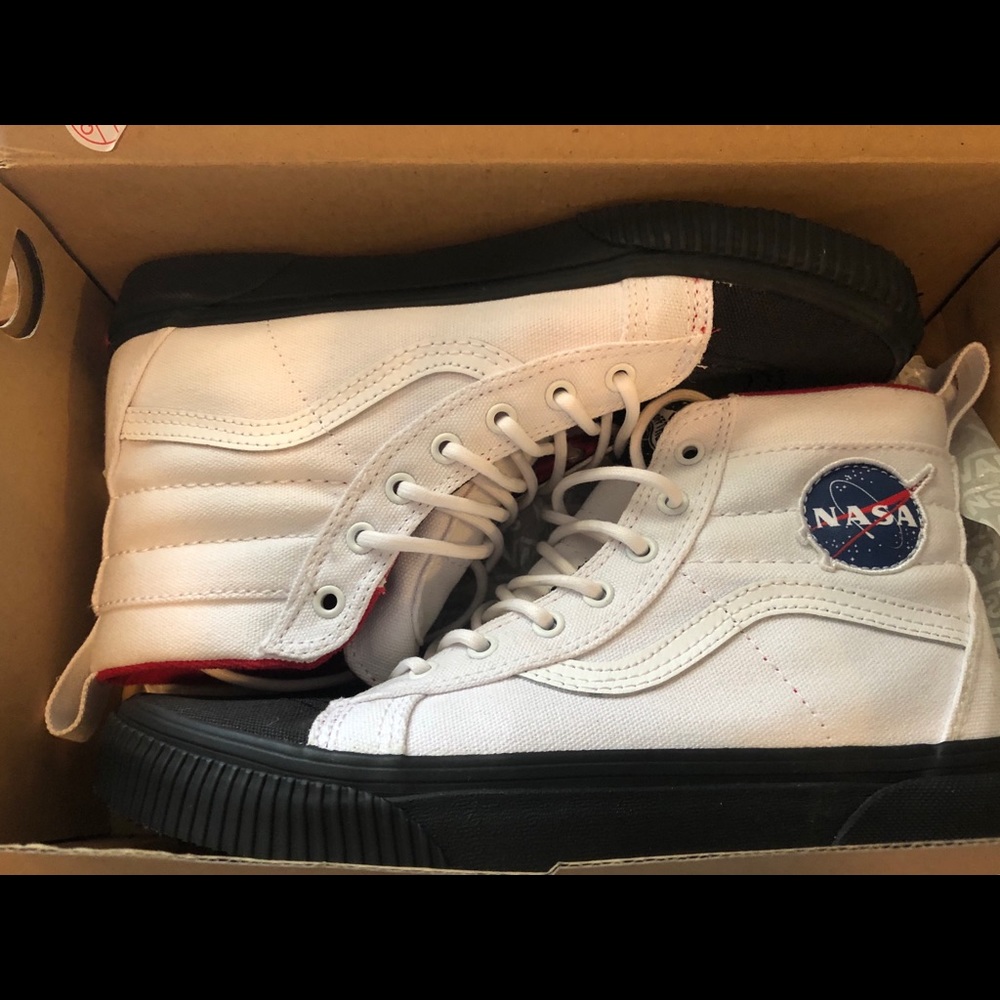 Vans x Space Voyager SK8-HI MTE Kids Size 7 NASA